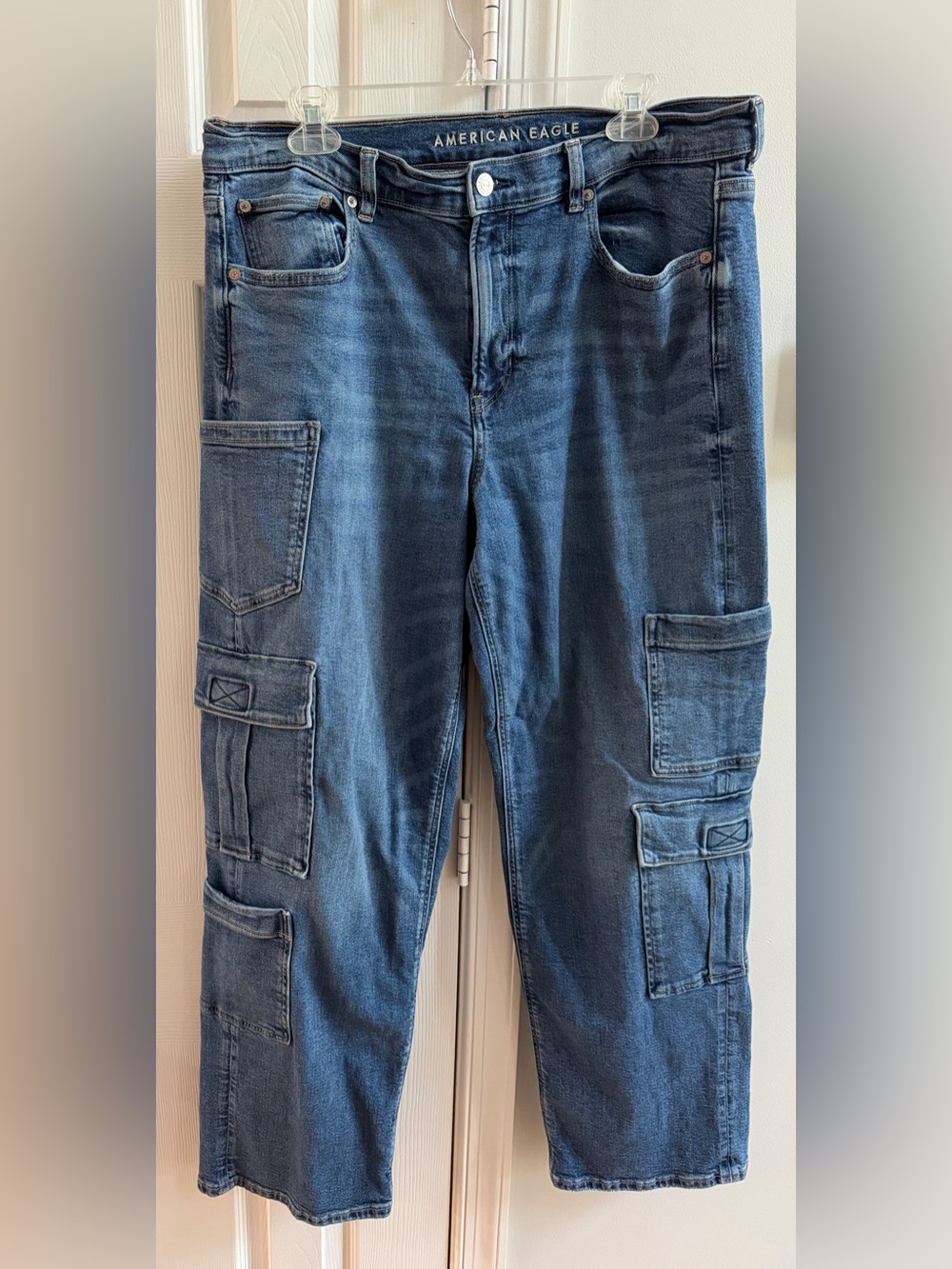 💙American Eagle Blue Cargo Jeans
